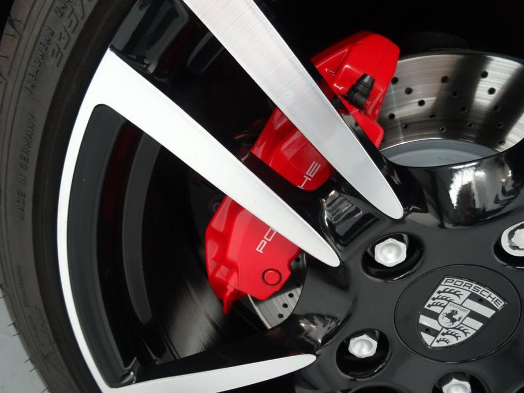 Porsche Hub and Bolt Refurb