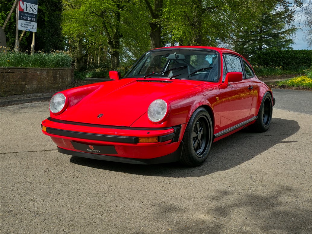 Porsche 911 3.0 SC front view